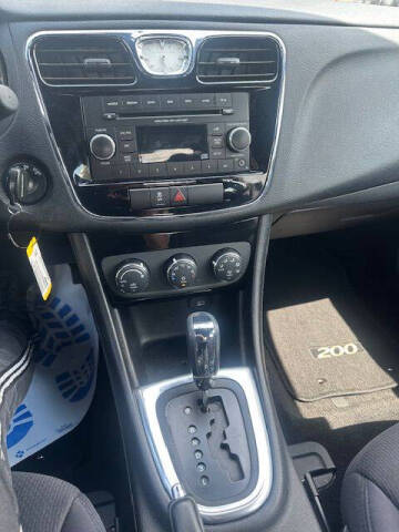 2013 Chrysler 200 Touring