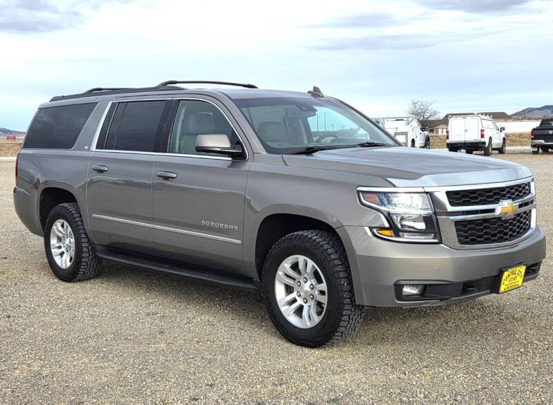 2019 Chevrolet Suburban LT's photo