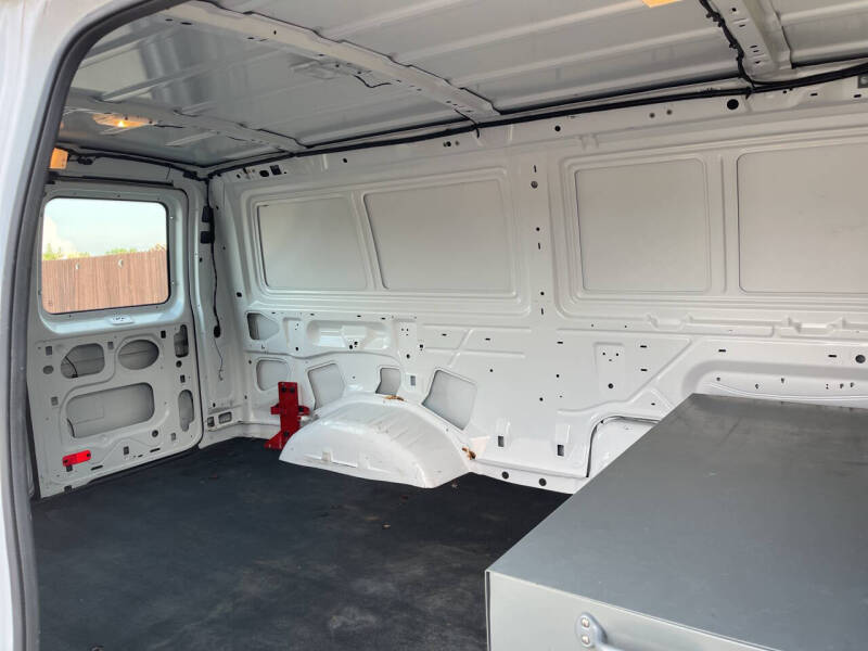 2010 Ford E-Series E-350 SD