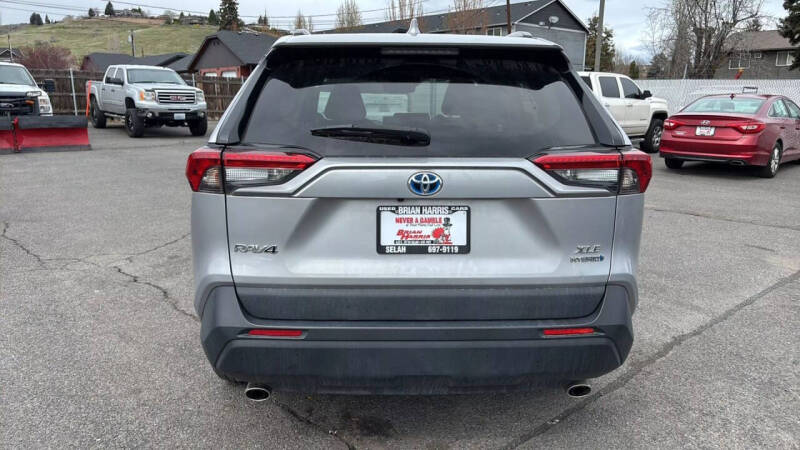 2020 Toyota RAV4 Hybrid XLE