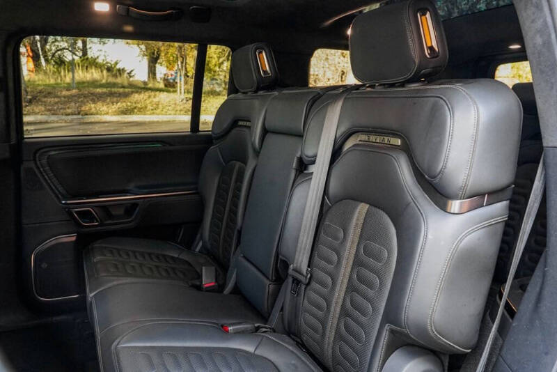 2023 Rivian R1S Adventure