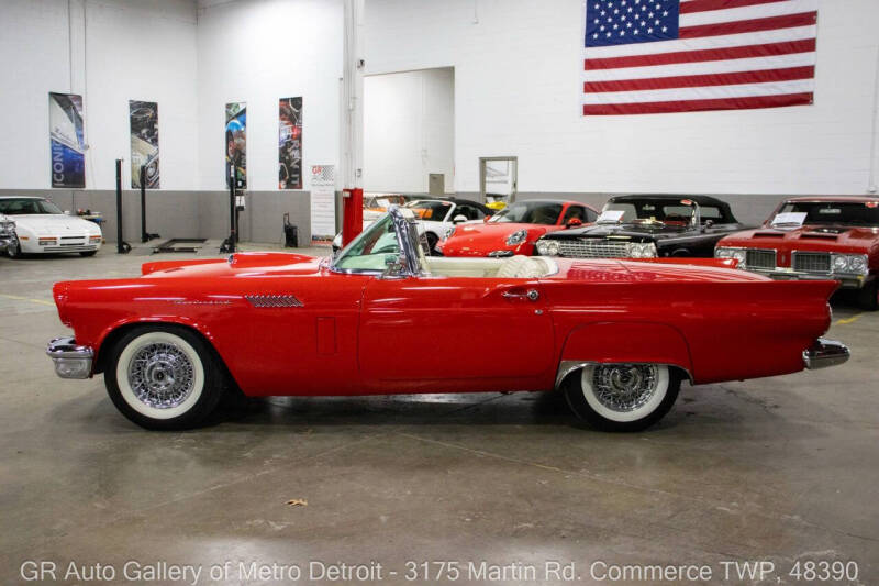 1957 Ford Thunderbird