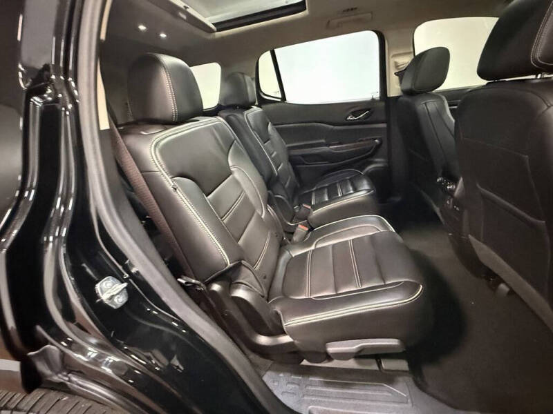 2022 GMC Acadia Denali