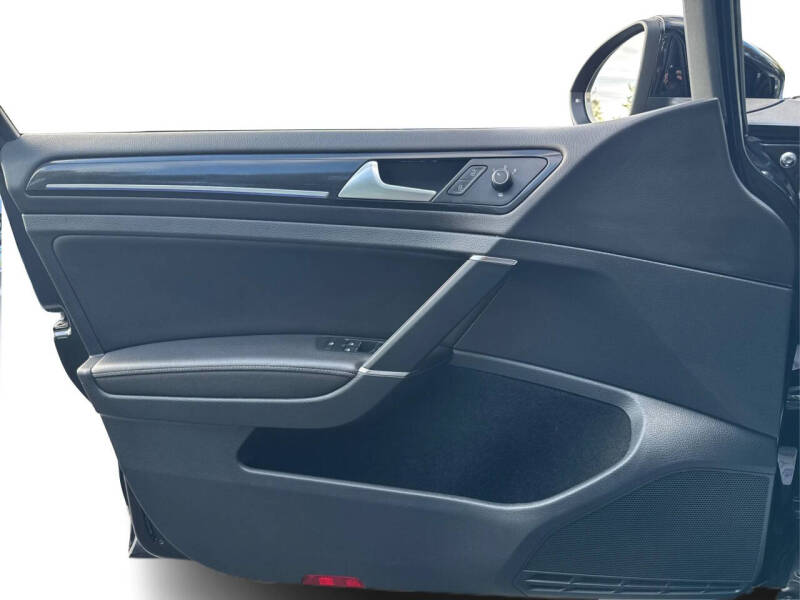 2018 Volkswagen Golf R 4Motion