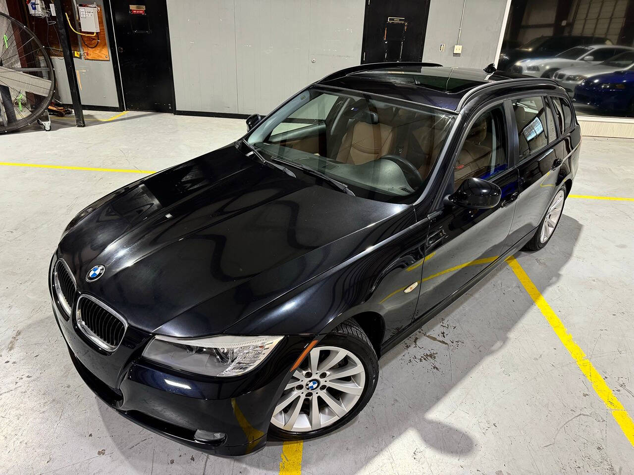 2012 BMW 3 Series for sale at Carnival Car Company in Victoria, TX