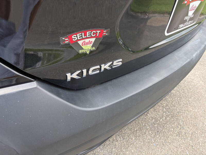 2019 Nissan Kicks S