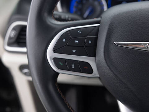 2017 Chrysler Pacifica Touring-L