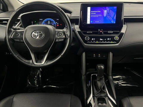 2024 Toyota Corolla Cross XLE