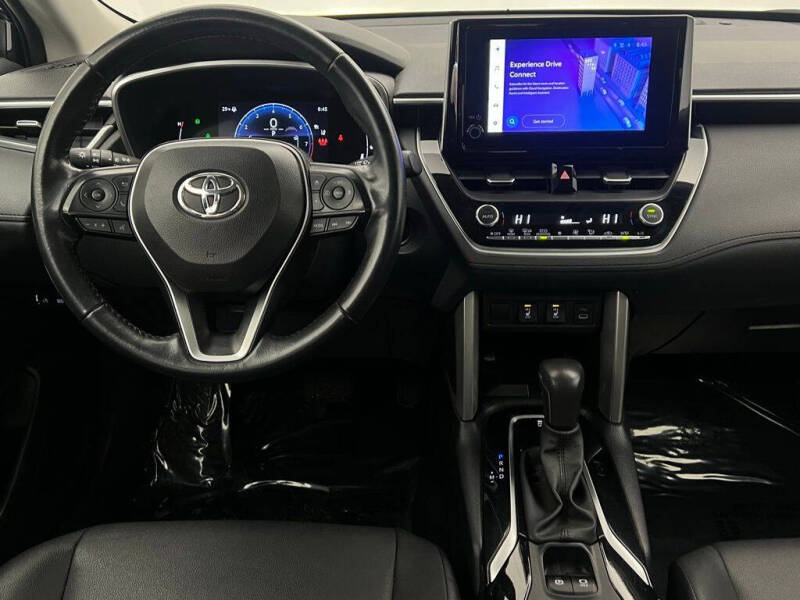 2024 Toyota Corolla Cross XLE