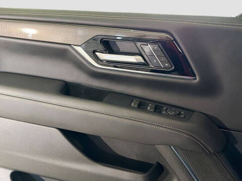 2025 GMC Yukon Elevation