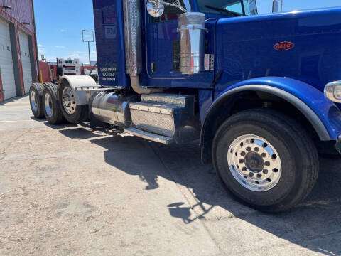2015 Peterbilt 389