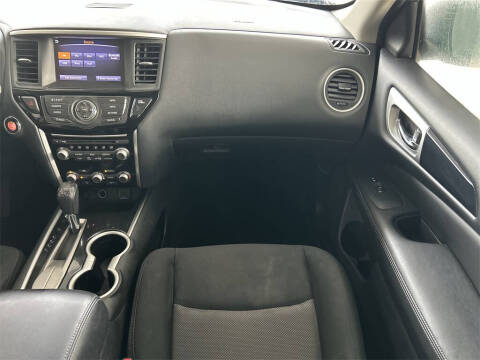 2018 Nissan Pathfinder SV