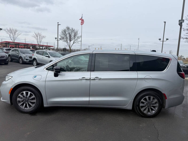 2024 Chrysler Pacifica Plug-In Hybrid Select