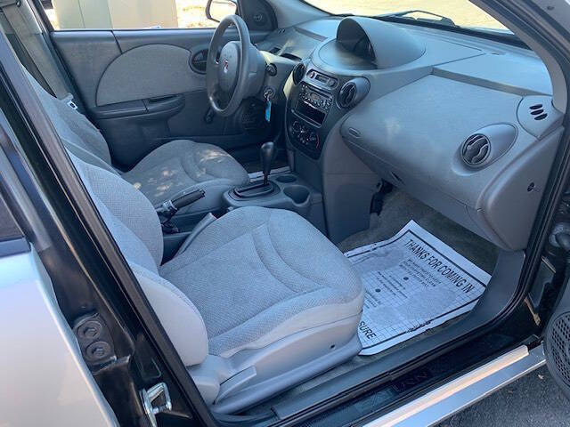2004 Saturn Ion 1