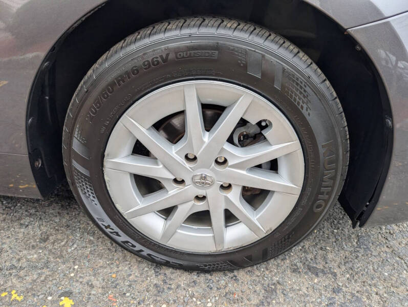 2012 Toyota Prius v Three