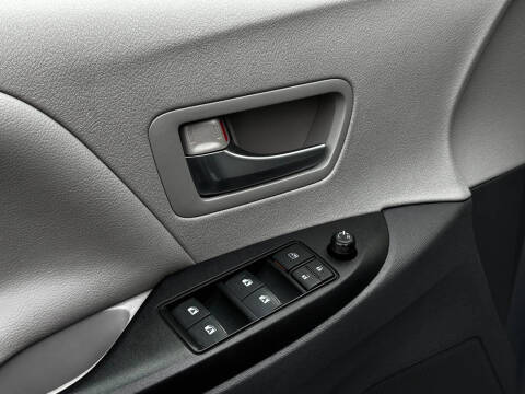 2015 Toyota Sienna LE 7-Passenger