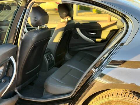 2017 BMW 3 Series 320i xDrive