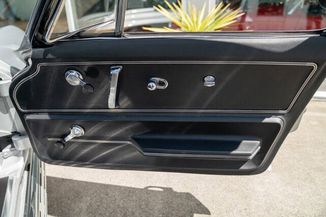 1967 Chevrolet Corvette 33