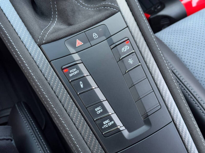 2024 Porsche 718 Cayman GT4 RS