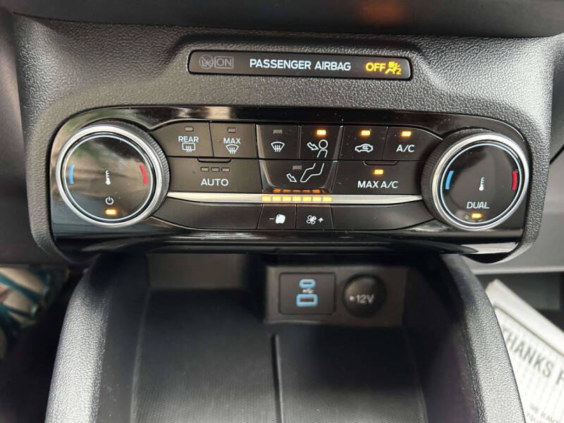 2022 Ford Escape SE