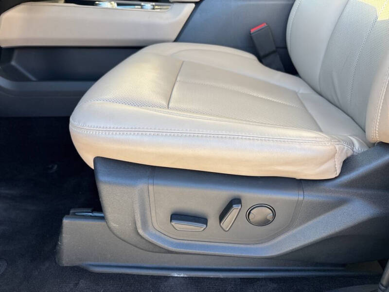 2023 Ford Expedition MAX XLT