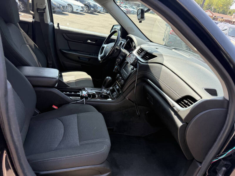 2017 Chevrolet Traverse LT