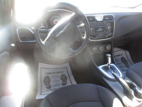 2013 Chrysler 200 LX