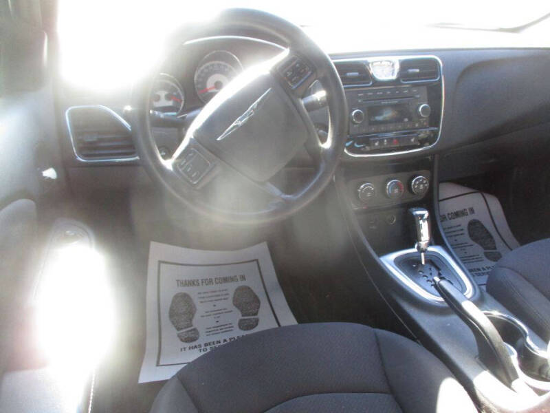 2013 Chrysler 200 LX