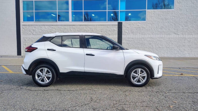 2021 Nissan Kicks S