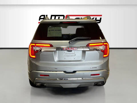 2023 GMC Acadia Denali