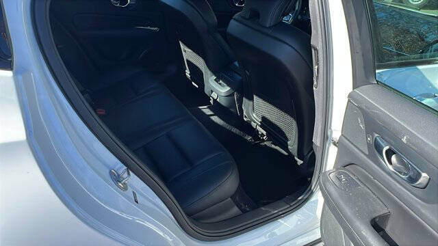 2024 Volvo S60 B5 Plus Dark Theme