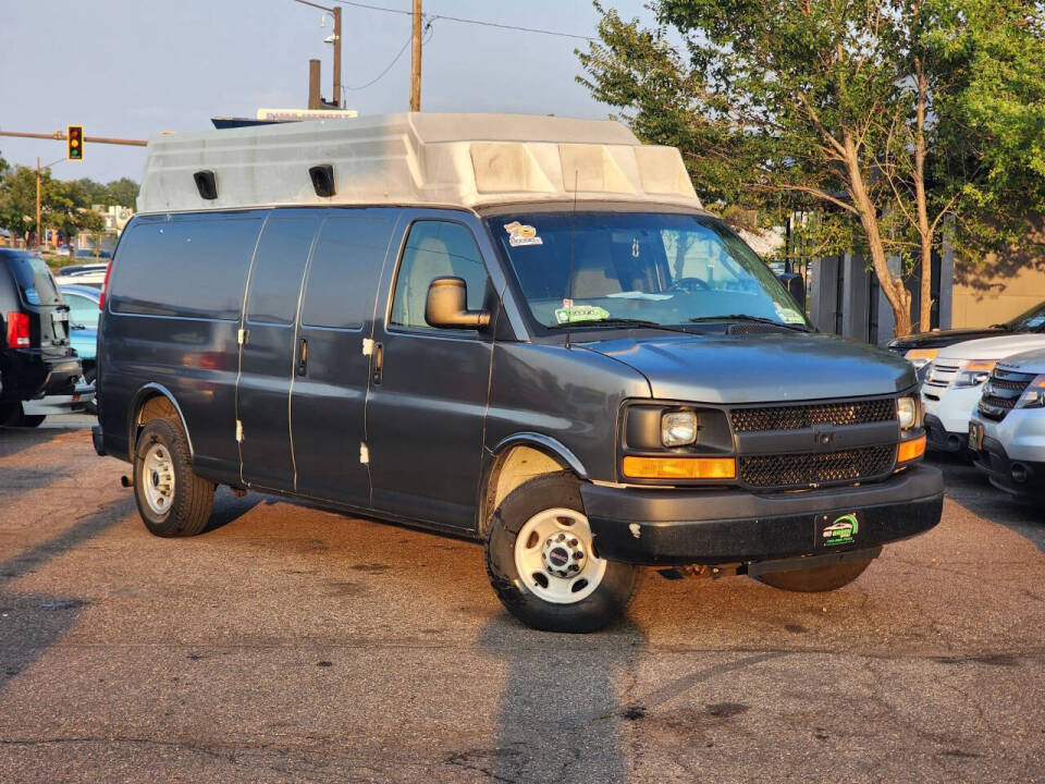 2017 GMC Savana Cargo Work Van's photo