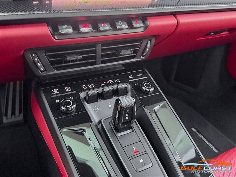 2025 Porsche 911 Carrera 4 GTS