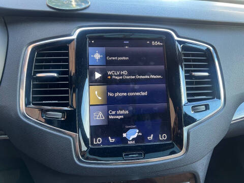 2016 Volvo XC90 T6 Momentum