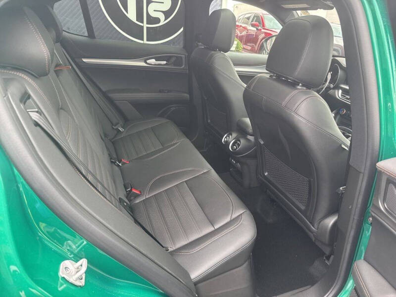 2025 Alfa Romeo Stelvio Intensa