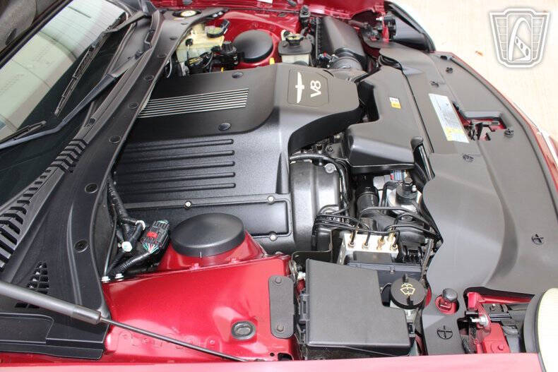 2004 Ford Thunderbird Deluxe