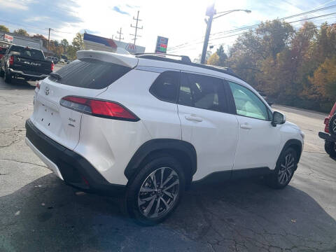 2024 Toyota Corolla Cross XLE