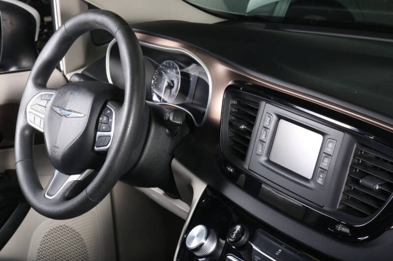 2017 Chrysler Pacifica LX
