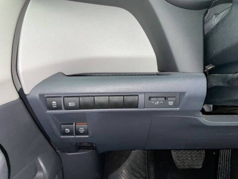 2023 Toyota Sienna LE 8-Passenger