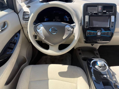 2011 Nissan LEAF SL