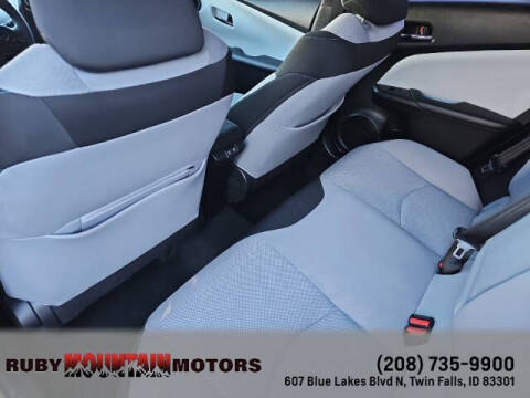 2019 Toyota Prius LE