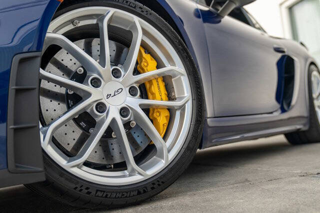 2020 Porsche 718 Cayman 7