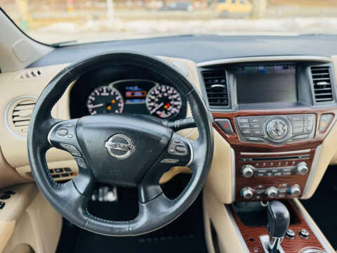 2017 Nissan Pathfinder Platinum