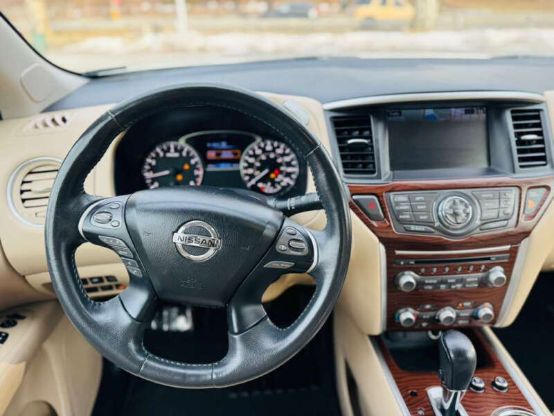 2017 Nissan Pathfinder Platinum