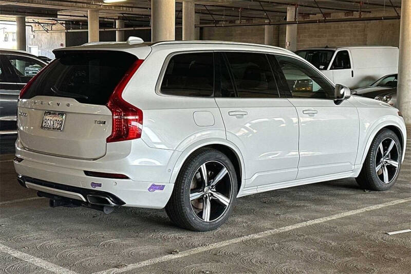 2019 Volvo XC90 T8 eAWD R-Design