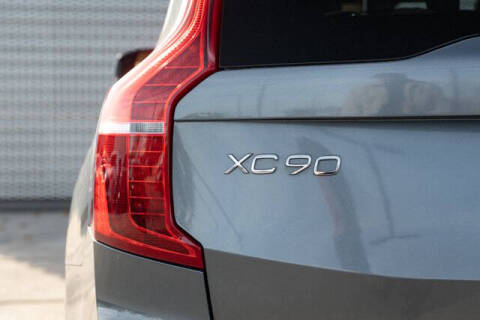 2019 Volvo XC90 T6 Momentum