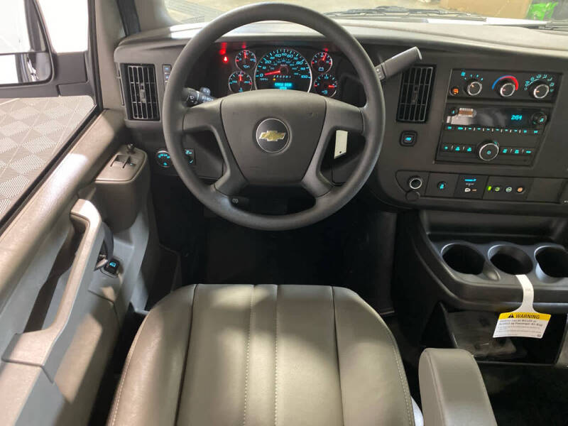 2025 Chevrolet Express 2500