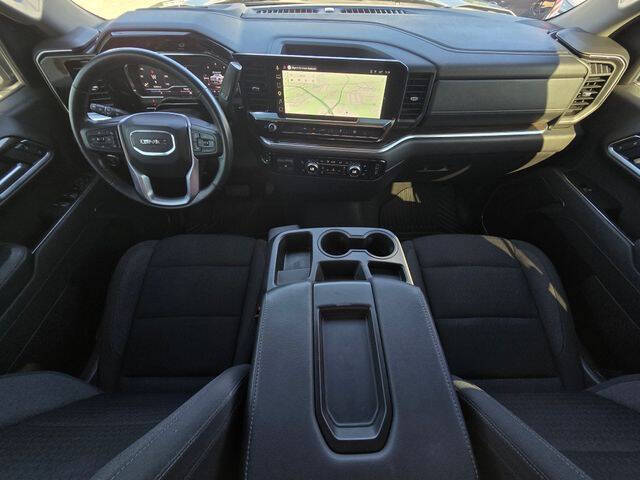 2025 GMC Sierra 1500 Elevation Standard