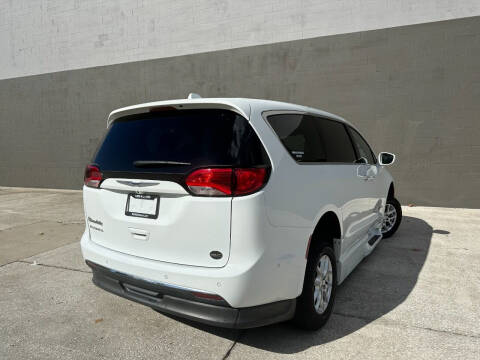 2019 Toyota Sienna XLE 8-Passenger