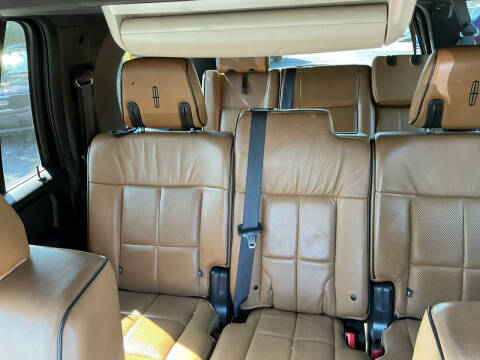 2011 Lincoln Navigator L